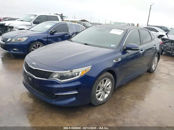5XXGT4L38HG160401 2017 KIA OPTIMA - Image 2