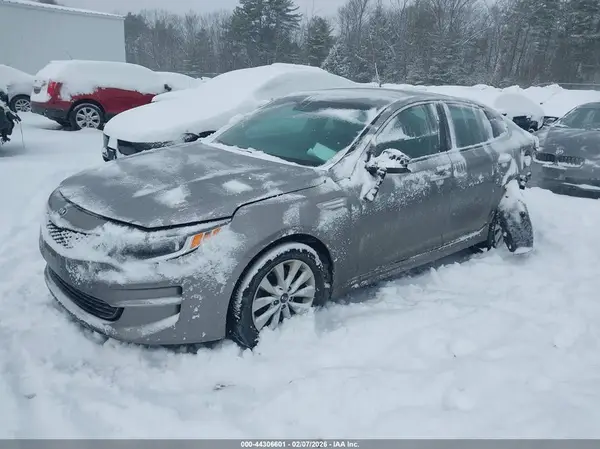 5XXGT4L38HG162228 2017 KIA OPTIMA - Image 2