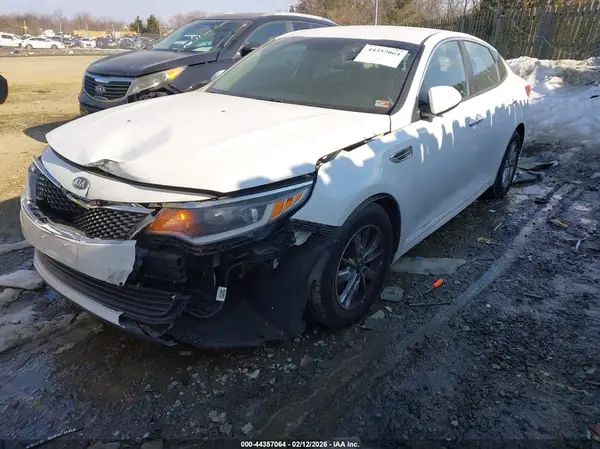 5XXGT4L38HG166425 2017 KIA OPTIMA - Image 2