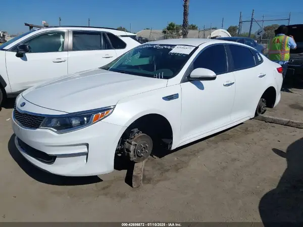 5XXGT4L38HG166828 2017 KIA OPTIMA - Image 2