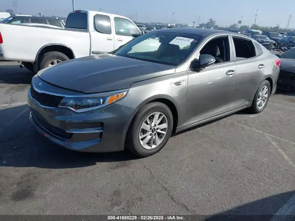 5XXGT4L38HG167722 2017 KIA OPTIMA - Image 2
