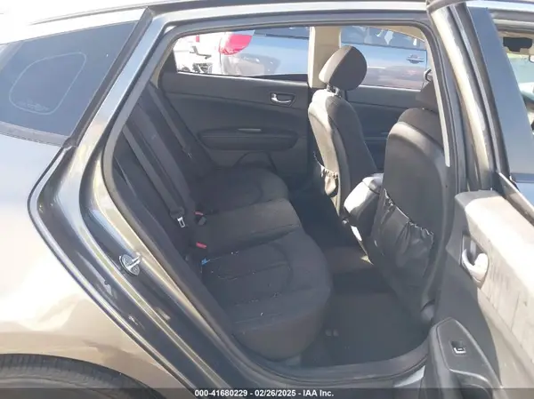 5XXGT4L38HG167722 2017 KIA OPTIMA - Image 8