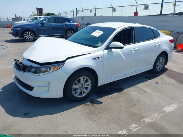 5XXGT4L38HG167882 2017 KIA OPTIMA - Image 2