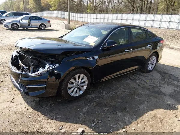 5XXGT4L38HG171110 2017 KIA OPTIMA - Image 2