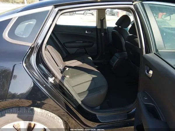 5XXGT4L38HG171110 2017 KIA OPTIMA - Image 8