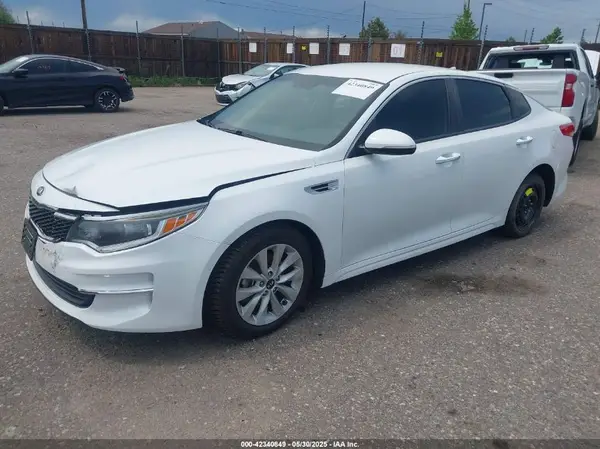 5XXGT4L38HG173231 2017 KIA OPTIMA - Image 2