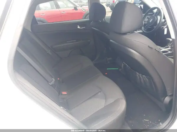 5XXGT4L38HG173231 2017 KIA OPTIMA - Image 8