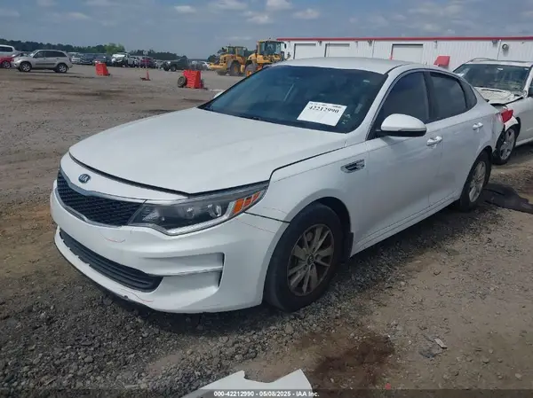 5XXGT4L38HG178042 2017 KIA OPTIMA - Image 2