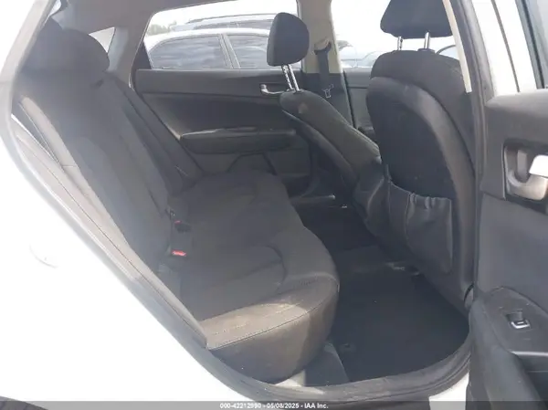 5XXGT4L38HG178042 2017 KIA OPTIMA - Image 8