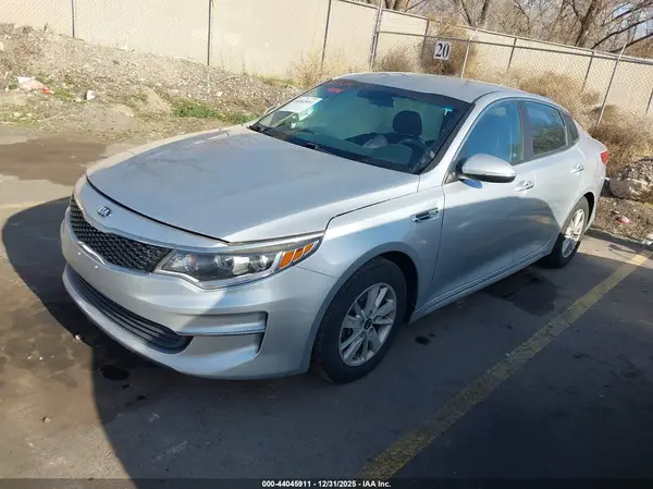 5XXGT4L38JG180296 2018 KIA OPTIMA - Image 2