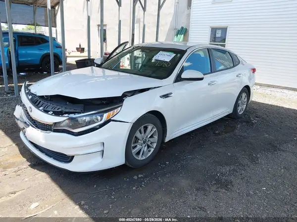 5XXGT4L38JG182064 2018 KIA OPTIMA - Image 2