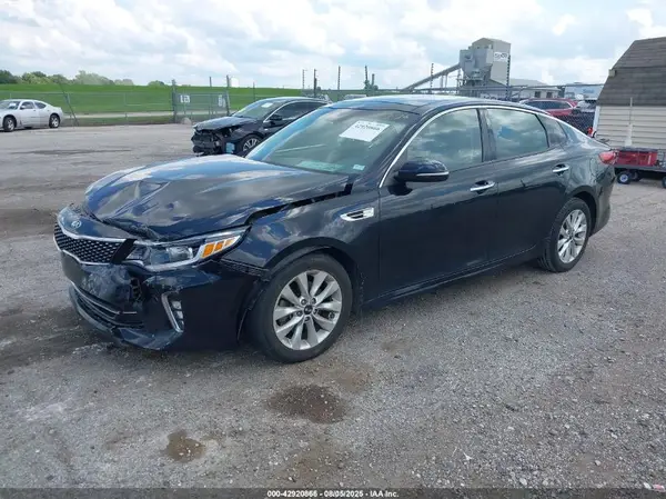 5XXGT4L38JG182307 2018 KIA OPTIMA - Image 2
