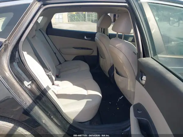 5XXGT4L38JG182825 2018 KIA OPTIMA - Image 8