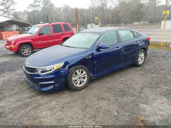5XXGT4L38JG184235 2018 KIA OPTIMA - Image 2