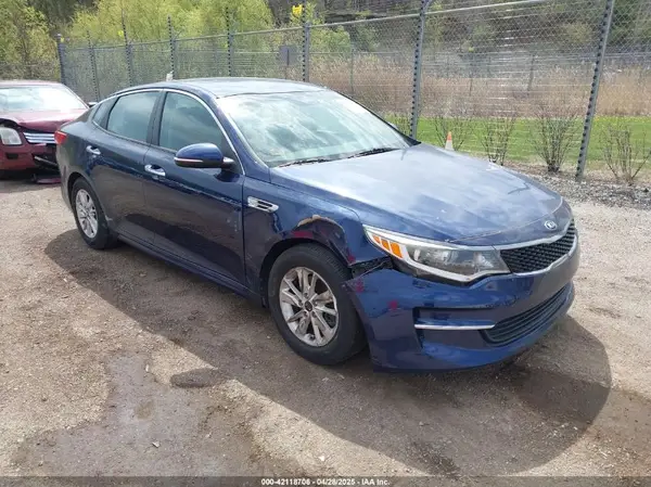5XXGT4L38JG184333 2018 KIA OPTIMA - Image 1