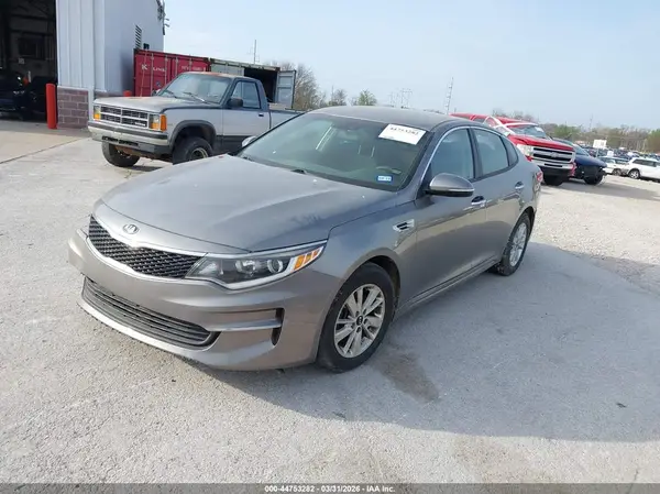5XXGT4L38JG184560 2018 KIA OPTIMA - Image 2