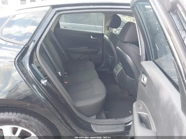 5XXGT4L38JG184784 2018 KIA OPTIMA - Image 8