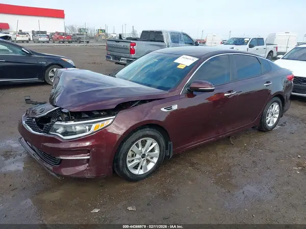 5XXGT4L38JG184929 2018 KIA OPTIMA - Image 2