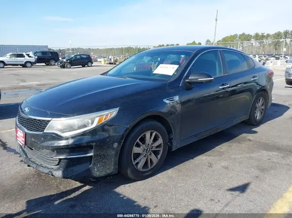 5XXGT4L38JG186678 2018 KIA OPTIMA - Image 2