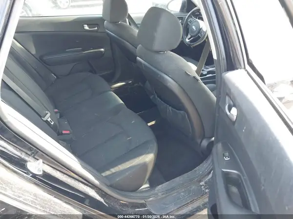 5XXGT4L38JG186678 2018 KIA OPTIMA - Image 8