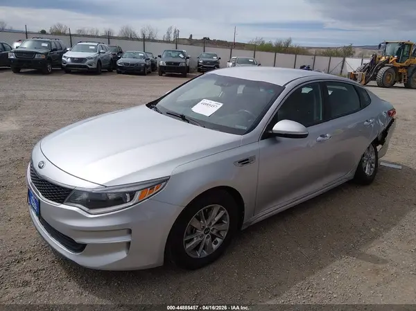5XXGT4L38JG186969 2018 KIA OPTIMA - Image 2