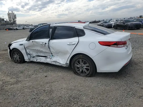 5XXGT4L38JG187779 2018 KIA OPTIMA - Image 2