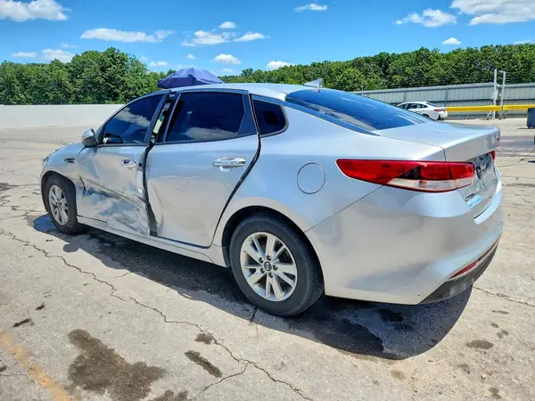 5XXGT4L38JG188172 2018 KIA OPTIMA - Image 2
