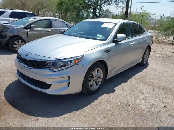 5XXGT4L38JG189399 2018 KIA OPTIMA - Image 2