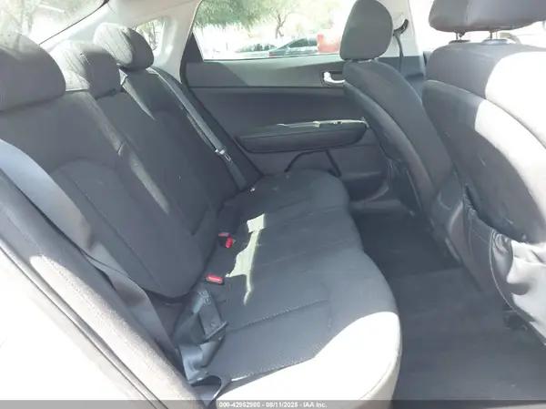 5XXGT4L38JG189399 2018 KIA OPTIMA - Image 8