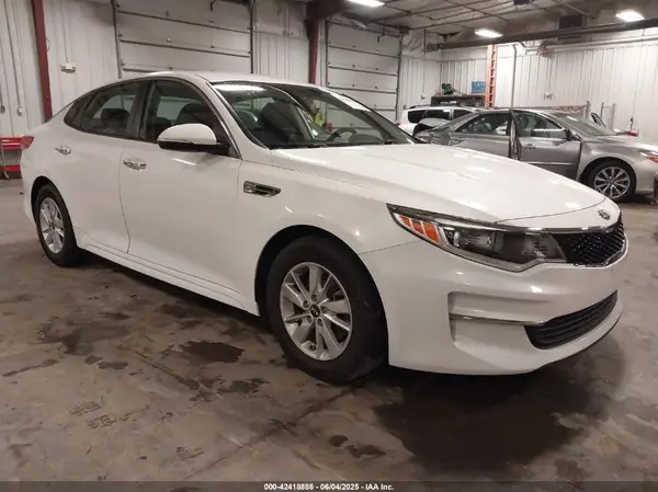 5XXGT4L38JG189662 2018 KIA OPTIMA - Image 1