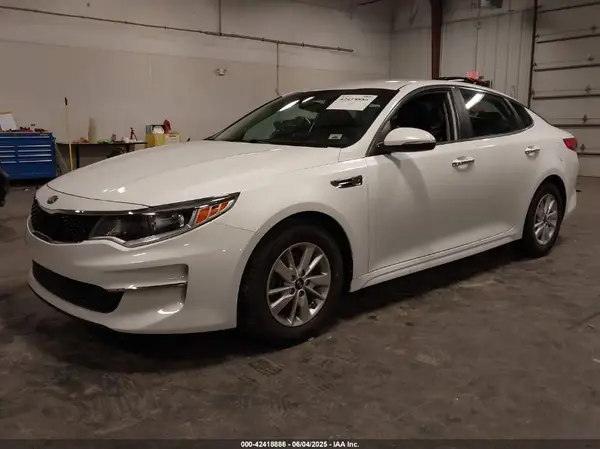 5XXGT4L38JG189662 2018 KIA OPTIMA - Image 2