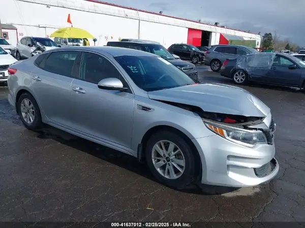 5XXGT4L38JG192562 2018 KIA OPTIMA - Image 1