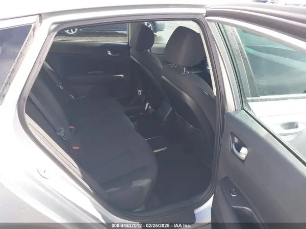 5XXGT4L38JG192562 2018 KIA OPTIMA - Image 8