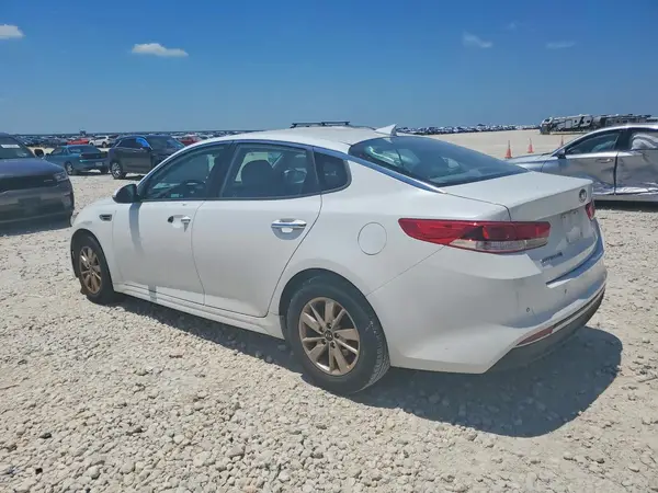5XXGT4L38JG193033 2018 KIA OPTIMA - Image 2