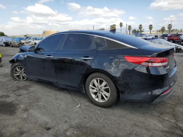 5XXGT4L38JG195882 2018 KIA OPTIMA - Image 2