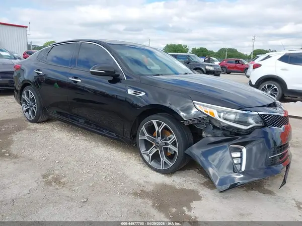 5XXGT4L38JG196563 2018 KIA OPTIMA - Image 1