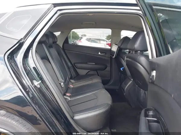5XXGT4L38JG196563 2018 KIA OPTIMA - Image 8