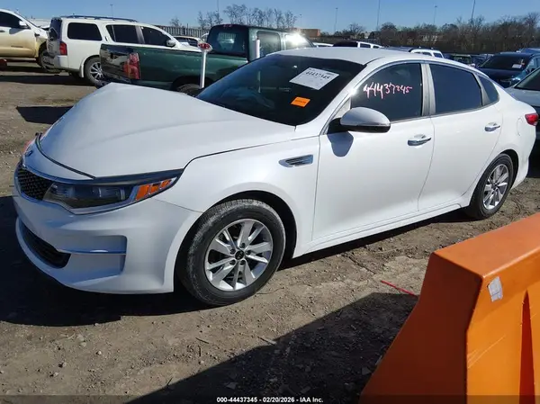 5XXGT4L38JG199155 2018 KIA OPTIMA - Image 2