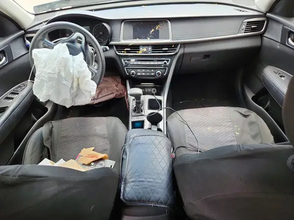 5XXGT4L38JG207321 2018 KIA OPTIMA - Image 8