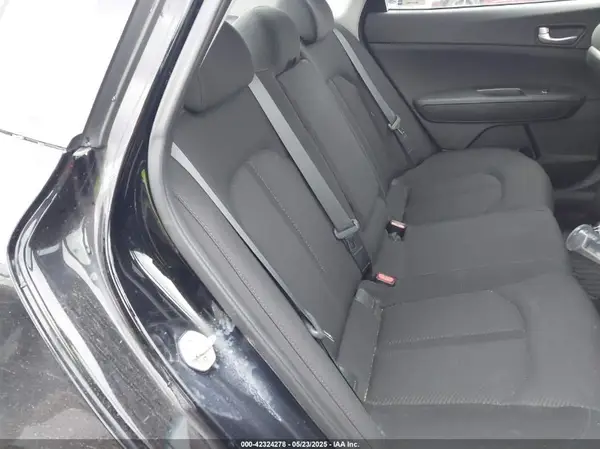 5XXGT4L38JG208355 2018 KIA OPTIMA - Image 8