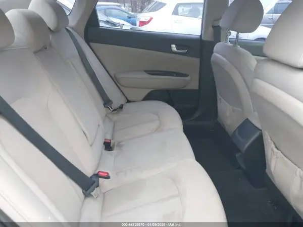 5XXGT4L38JG209425 2018 KIA OPTIMA - Image 8