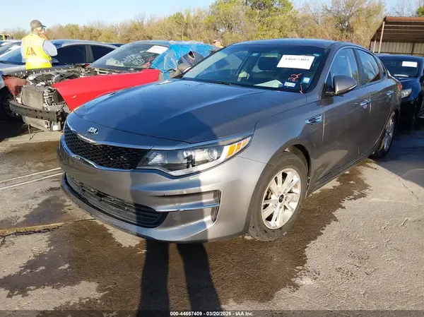 5XXGT4L38JG210056 2018 KIA OPTIMA - Image 2