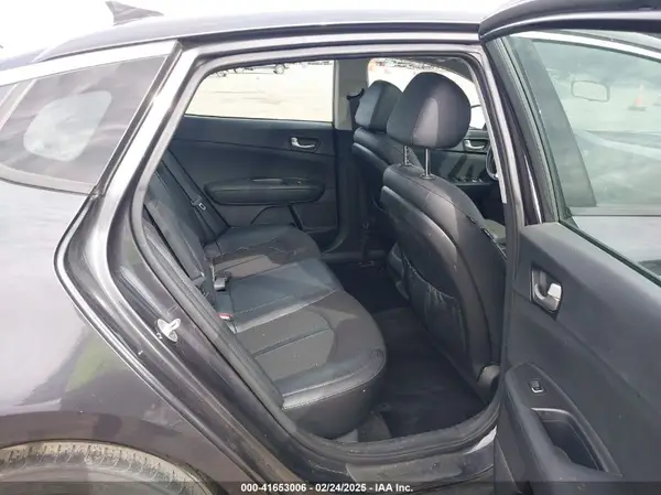 5XXGT4L38JG210168 2018 KIA OPTIMA - Image 8