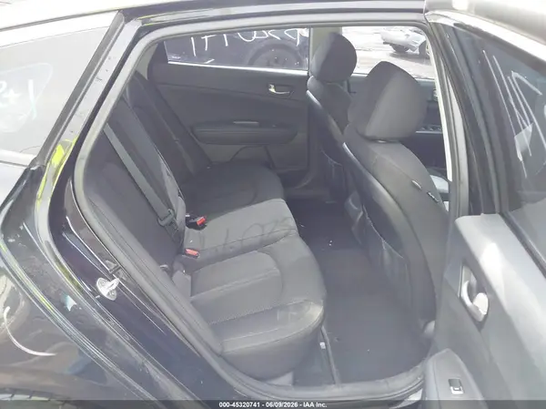 5XXGT4L38JG212633 2018 KIA OPTIMA - Image 8