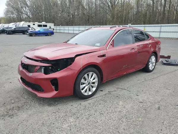 5XXGT4L38JG215290 2018 KIA OPTIMA - Image 1