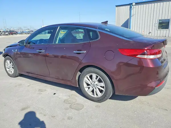 5XXGT4L38JG215841 2018 KIA OPTIMA - Image 2