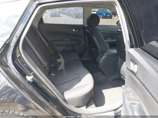 5XXGT4L38JG216259 2018 KIA OPTIMA - Image 8