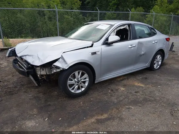 5XXGT4L38JG218299 2018 KIA OPTIMA - Image 2
