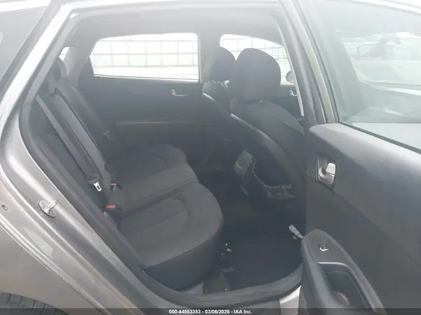 5XXGT4L38JG218416 2018 KIA OPTIMA - Image 8