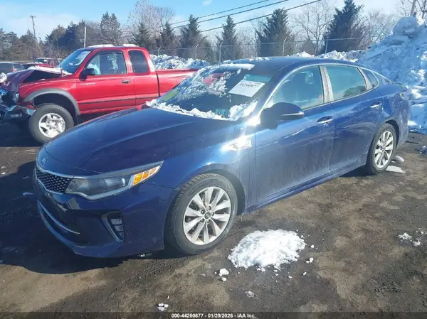 5XXGT4L38JG220070 2018 KIA OPTIMA - Image 2